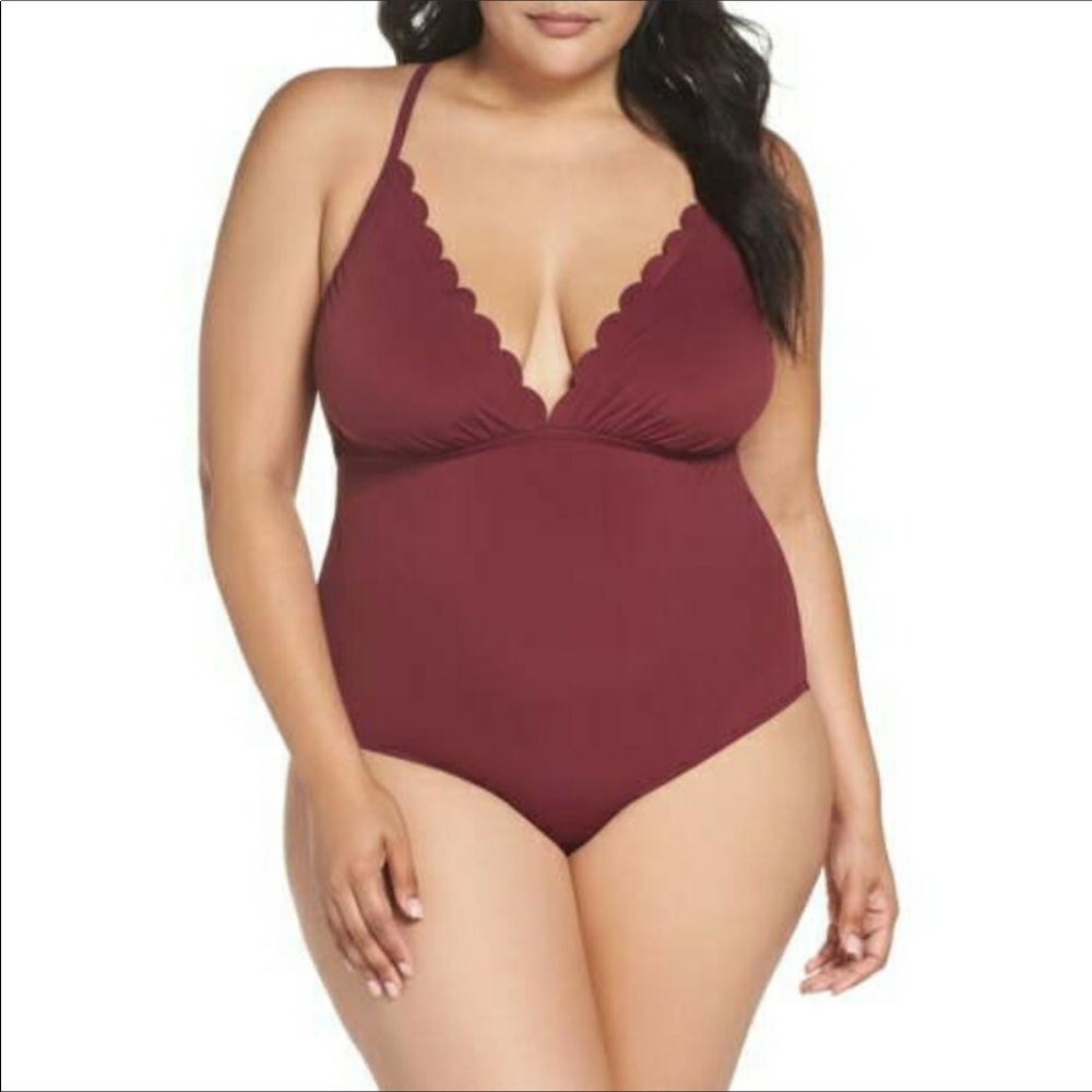 La Blanca scalloped front lace up back swim suit